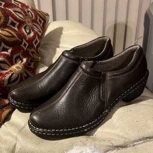 Eastland Women’s Amore Dark Brown Leather Slip-On Loafers